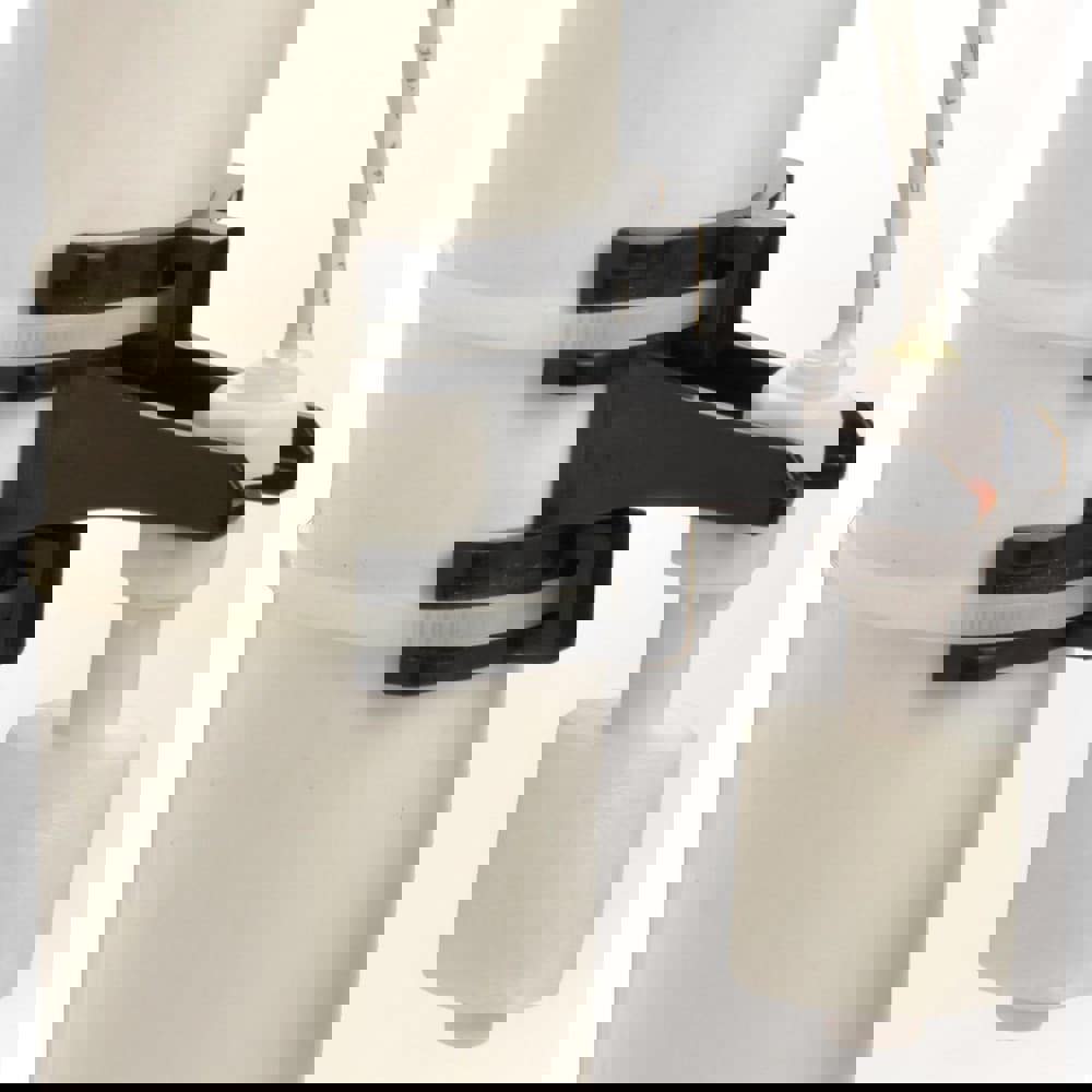 Float Switches; Float Style: Vertical Float Switch ; Voltage: 12-24V DC ; Amperage Rating: 1.5000 ; Cord Length: 15 ; Mount Type: Pipe Mount ; Minimum Working Temperature: 320F